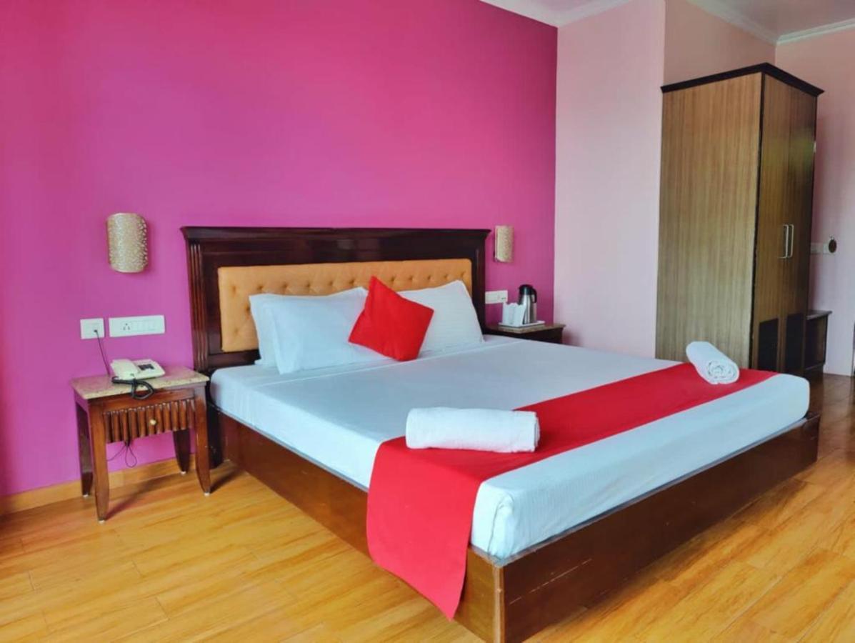 Hotel Marc Шимла Экстерьер фото
