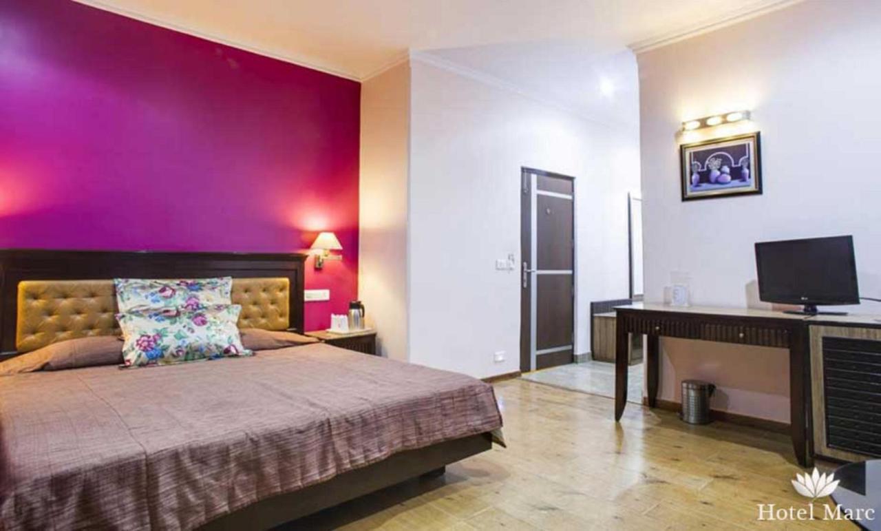 Hotel Marc Шимла Экстерьер фото