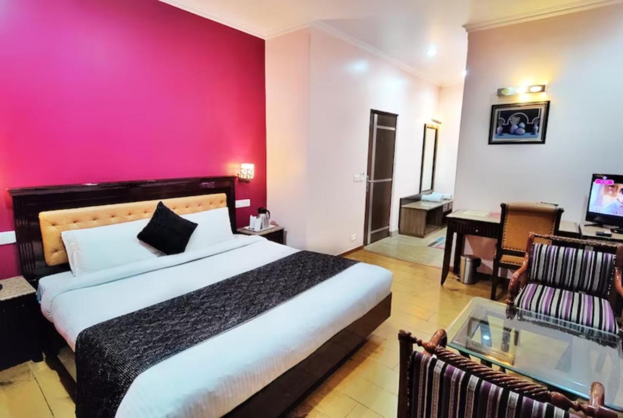Hotel Marc Шимла Экстерьер фото
