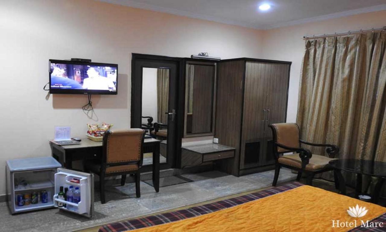 Hotel Marc Шимла Экстерьер фото