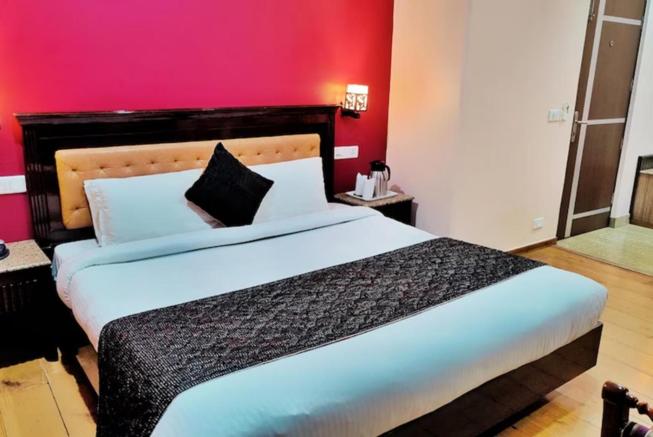 Hotel Marc Шимла Экстерьер фото