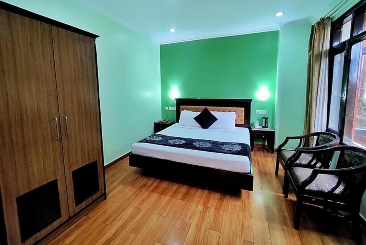 Hotel Marc Шимла Экстерьер фото