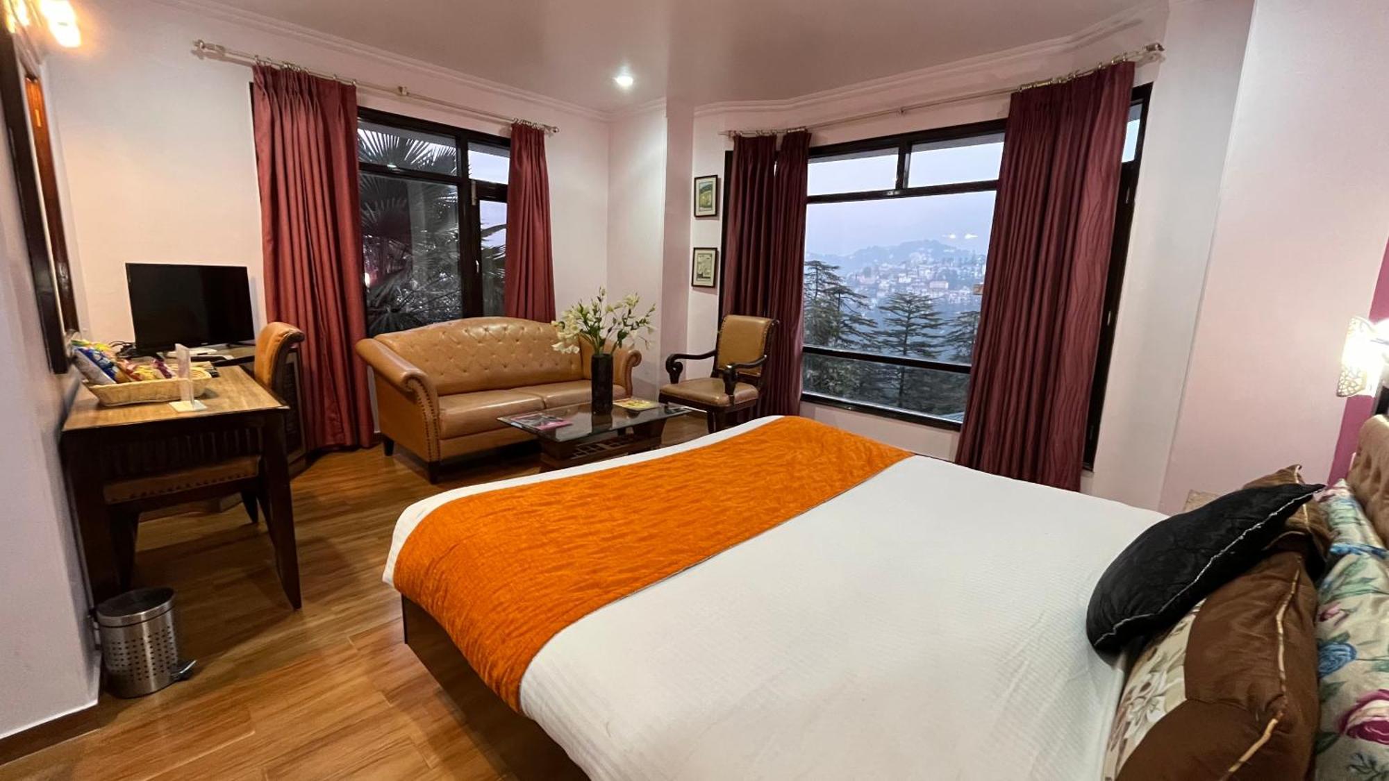 Hotel Marc Шимла Экстерьер фото