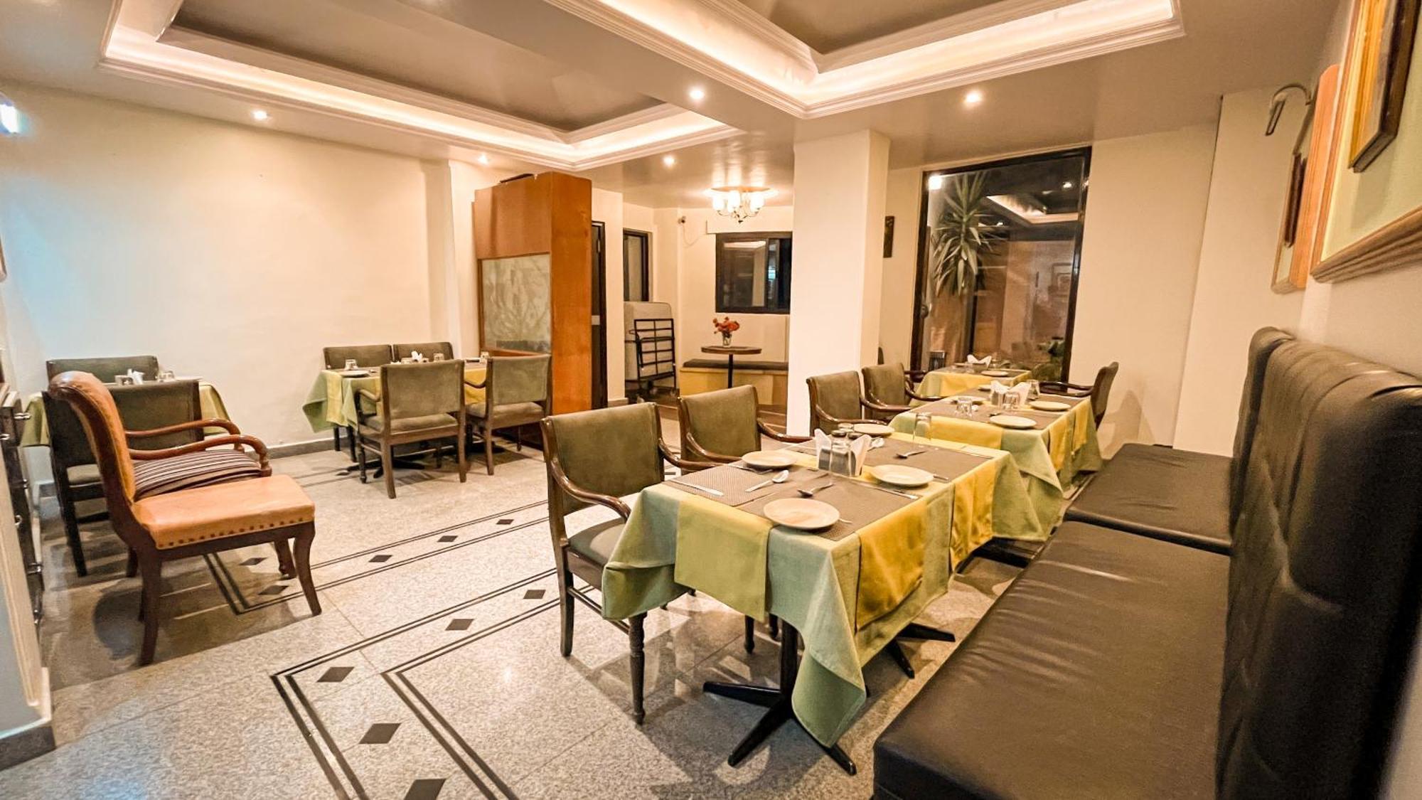 Hotel Marc Шимла Экстерьер фото