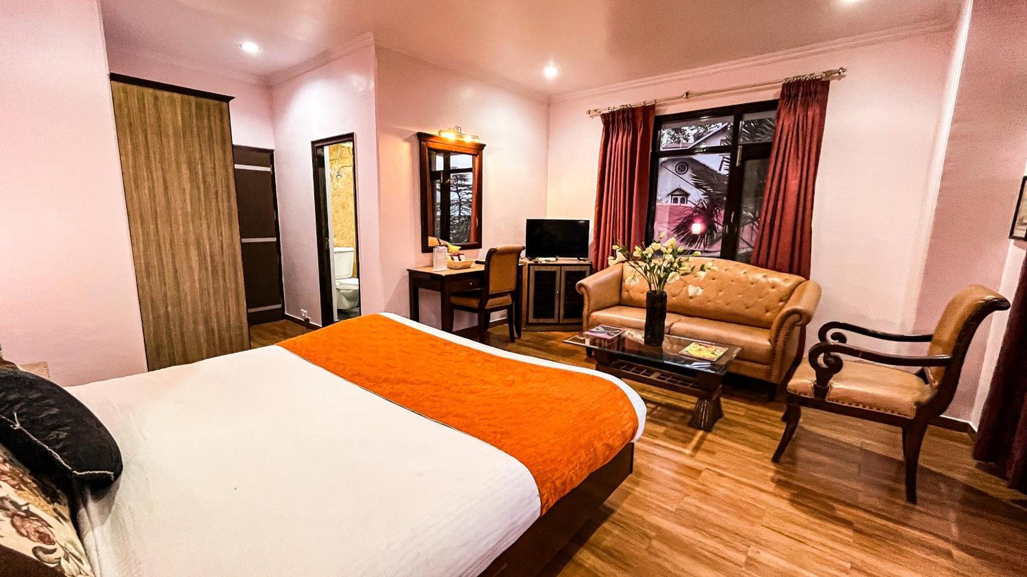 Hotel Marc Шимла Экстерьер фото